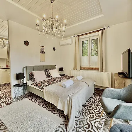 Konukevi Piac Vendeghaz Kaptalantoti