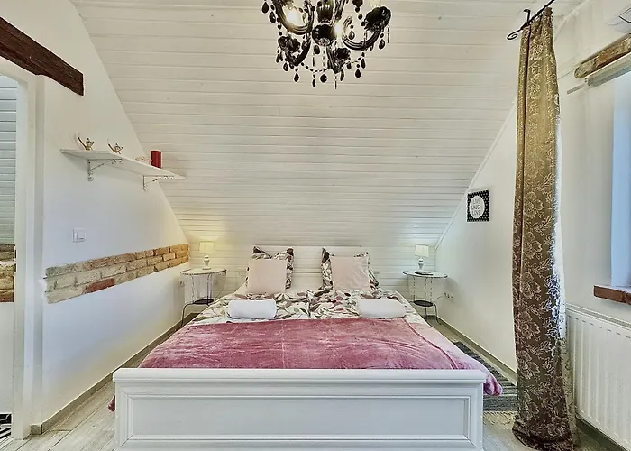 בית הארחה Piac Vendeghaz 3*